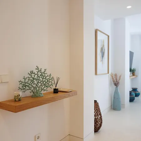 Marbella Banus Suites - Banus - Playa Del Duque - Luxury Beachfront Complex - 2Br - 2Ba - Direct Beach Access - Just 3 Min Walk To Puerto Banus Marina - 35,000 M2 Tropical Gardens - 3 Pools - 2 Onsite Restaurants - Ideal For Families Apartmán Marbella