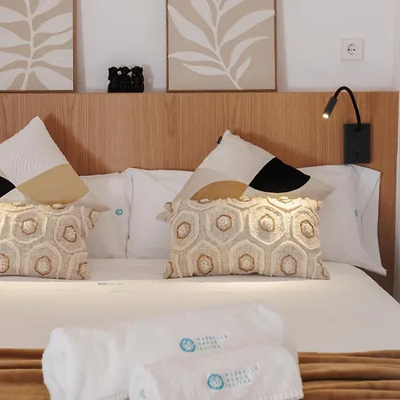 Marbella Banus Suites - Banus - Playa Del Duque - Luxury Beachfront Complex - 2Br - 2Ba - Direct Beach Access - Just 3 Min Walk To Puerto Banus Marina - 35,000 M2 Tropical Gardens - 3 Pools - 2 Onsite Restaurants - Ideal For Families Apartmán Marbella