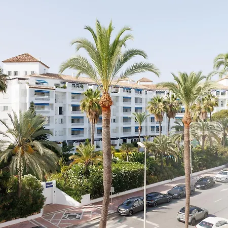 Apartmán Marbella Banus Suites - Banus - Playa Del Duque - Luxury Beachfront Complex - 2Br - 2Ba - Direct Beach Access - Just 3 Min Walk To Puerto Banus Marina - 35,000 M2 Tropical Gardens - 3 Pools - 2 Onsite Restaurants - Ideal For Families